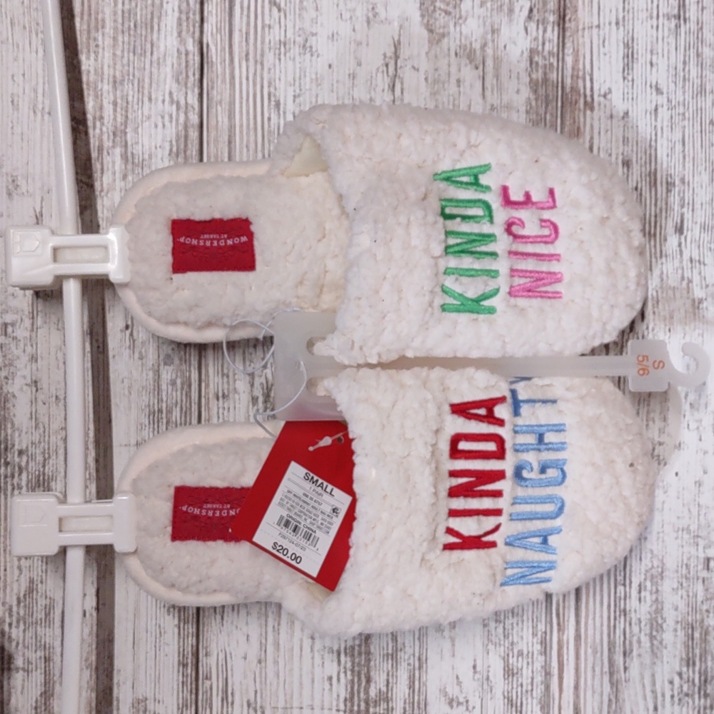 Wondershop slippers